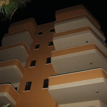 Hotel Gold Twins Family 3*