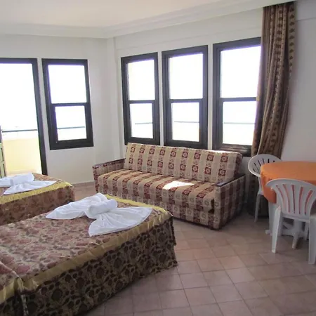 Gold Twins Family Hotell 3*
