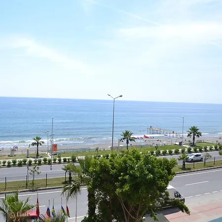 Hotell Gold Twins Family 3*