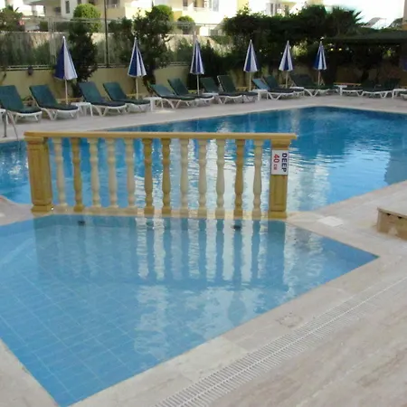 Gold Twins Family Hotell 3*